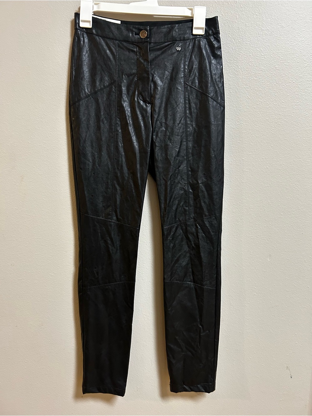 Marc Cain SKUDAI Black Faux Leather Pants Womens 31 Slim Fit Coated Straight Leg